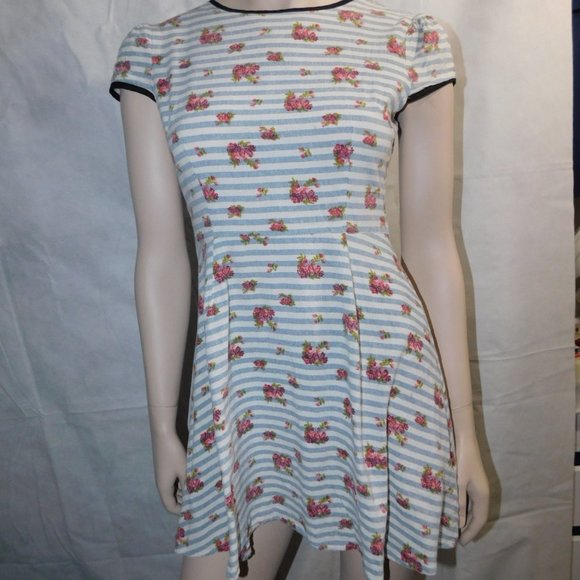 cuty dress xsmall - Picture 3 of 4